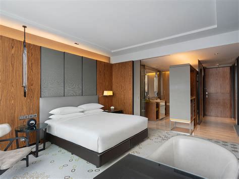 Luxury 5-Star Hotel Rooms and Suites | Hyatt Regency Bangkok Sukhumvit