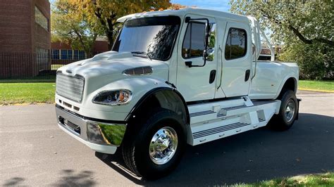 2013 Freightliner M2 106 4x4 Classic