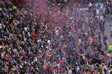 En Images Mar E Humaine Barcelone Apr S Les Deux Titres De Champion