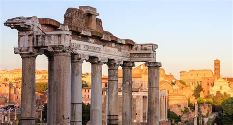 Templo De Saturno En El Foro Romano Roma Foto Premium