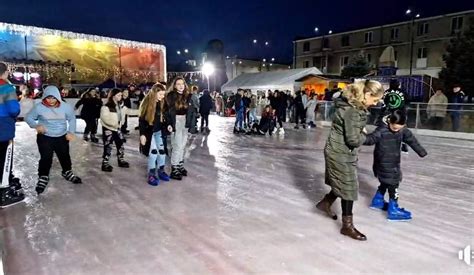 Sărbători de iarnă la Mangalia Poftiți la Patinoar VIDEO