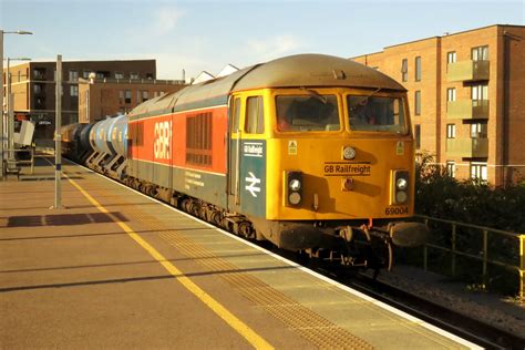 69004 Rochester GB Railfreight Class 69 No 69004 Passes Flickr