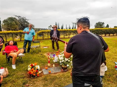 Families honor loved ones at Día de los Muertos celebration | FOX 5 San