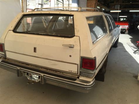 1985 Oldsmobile Custom Cruiser Station Wagon Needs Engine Work No