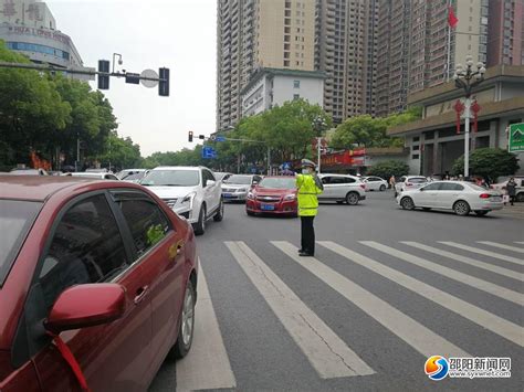 邵阳各小学迎来开学 交警全力开启“护学安全模式” 部门动态 邵阳市人民政府