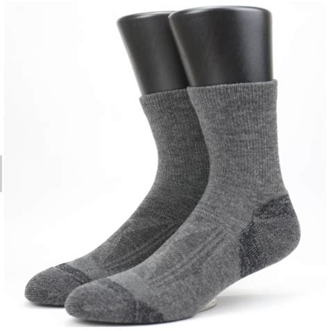 wool socks manufacturers with best merino wool socks production quality.