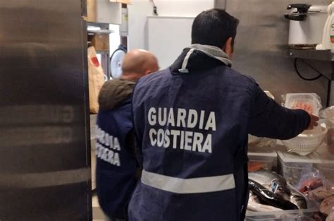 La Guardia Costiera Sequestra Quasi Chili Di Pesce E Neonata Non