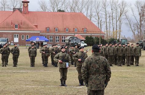 Dodatek ma zachęcić do pozostania w służbie Dodatkowe pieniądze dla