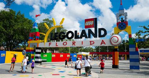 Top 14 Hotels Near LEGOLAND Florida (+Family Rental Homes)