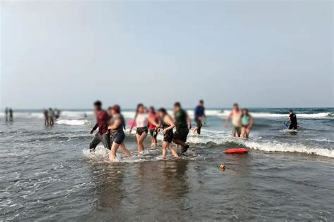 Salvan A 4 Personas De Morir Ahogadas En Playa De Veracruz Xeu