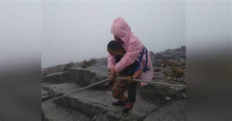 Wanita Kesejukan Melampau Di Gunung Kinabalu Dipikul Turun Berita