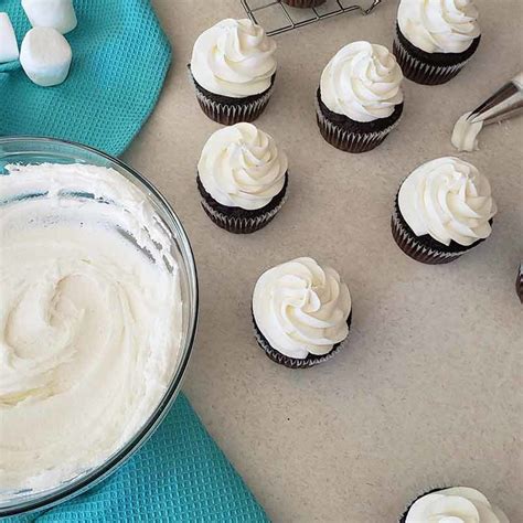 Fluffy Marshmallow Buttercream Frosting Recipe - Wilton