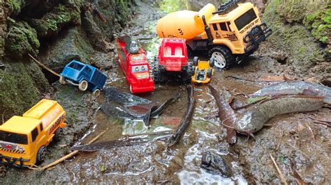 Waww Truk Molen Nyangkut Di Ikan Lele Youtube