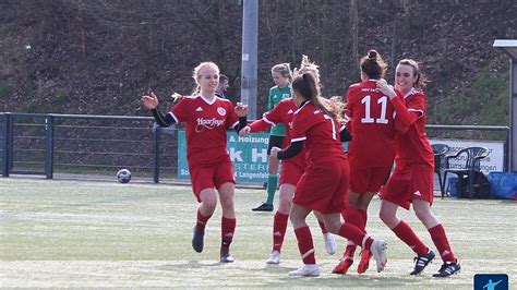 Langenfelder Fu Ballerinnen Holen Den Ersten Sieg Fupa