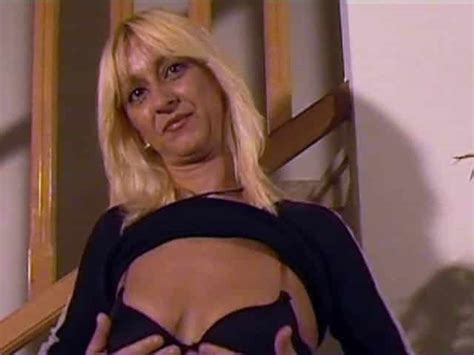 Le Casting Sexe D Une Joie Blonde Un Peu Timide Tube Porno Mature