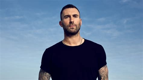 Adam Levine Vocalista Do Maroon 5 Faz Aniversário Veja