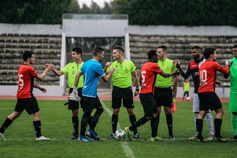 Tres árbitros gallegos hacen historia al arbitrar un partido en la