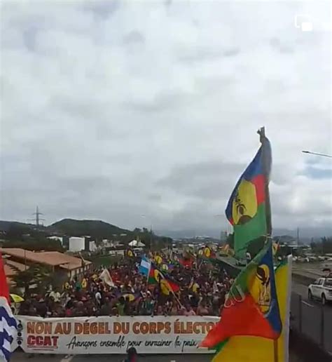 Yeni Kaledonya Da Fransa Ya Kar Protesto Azerbaycan Bayra G Ndere