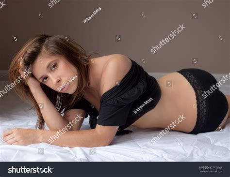 Sexy Young Woman Lingerie On Bed库存照片307773167 Shutterstock