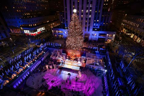 2021 Rockefeller Center Christmas tree lighting ceremony – New York Daily News