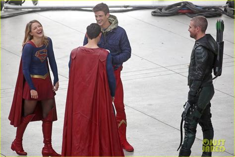 Melissa Benoist Tyler Hoechlin Grant Gustin Share A Laugh On