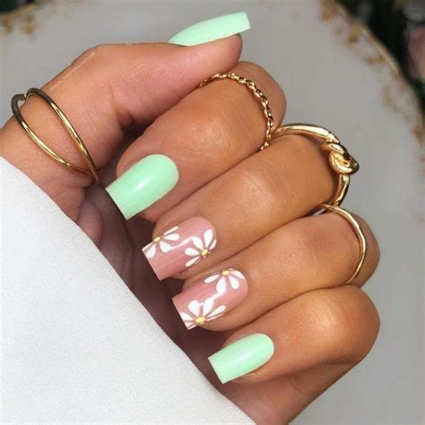 Gorgeous Mint Green Nails To Try This Year For A Fresh Manicure