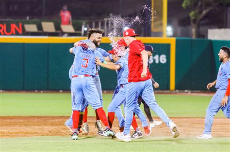 El Águila deja a Tecos en el terreno en 10 entradas EL Águila de Veracruz