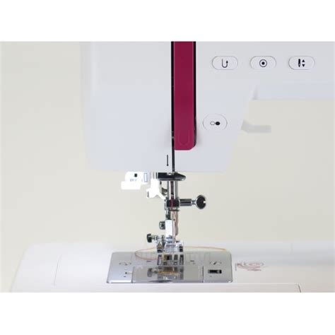 Швейная машина Bernina Bernette Sew&Go 7 - купить в магазине швейних ...