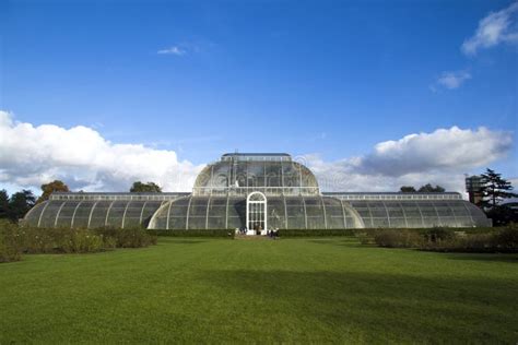 Royal Botanical Gardens at Kew Stock Image - Image of tree, window: 27515155