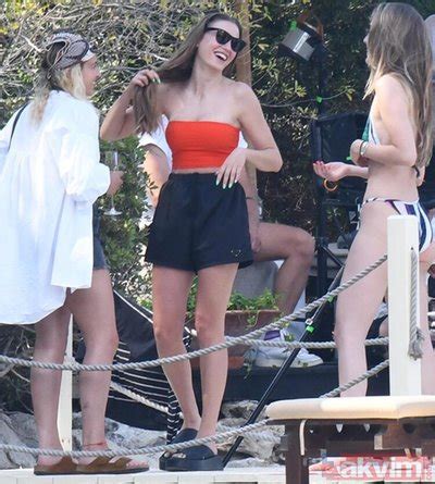 19 Hot Serenay Sarikaya Bikini Pics