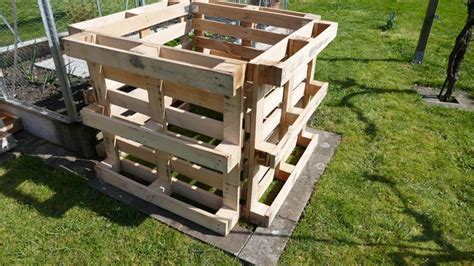 Do it yourself: build a raised bed from pallets - live-native.com