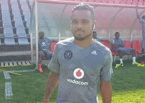 Pirates striker Kermit Erasmus addresses Chiefs, City rumours - Sportnow