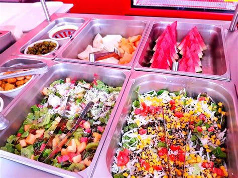 Buffet De Sushi Y Mucha Comida En Groshi Express