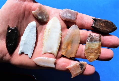 Handful Of Folsom Points Arrowheads Artifacts Folsom Point Indian