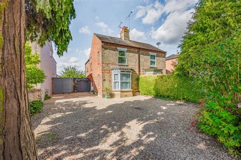 North Road Bourne Lincolnshire 3 Bed Semi Detached House £299 995