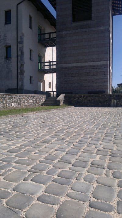 Massello Autobloccante In Calcestruzzo Gransasso By Tegolaia