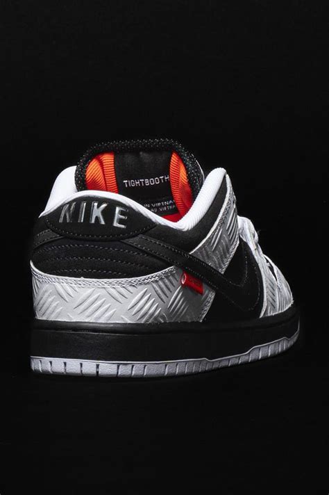 Tightbooth X Nike Sb Dunk Low 聯名鞋款釋出全新近賞圖輯 Hypebeast