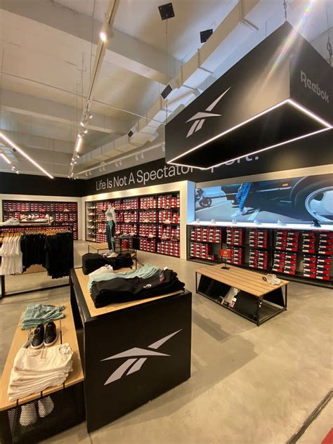 Reebok Inaugura Primeira Loja F Sica No Brasil