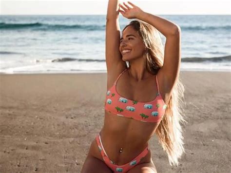 8 Hot Sexy Claudia Acevedo Bikini Pics