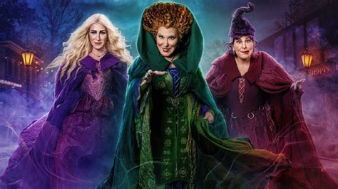 'Hocus Pocus 2' Director Teases 'Surreal' Return & New Musical Moment