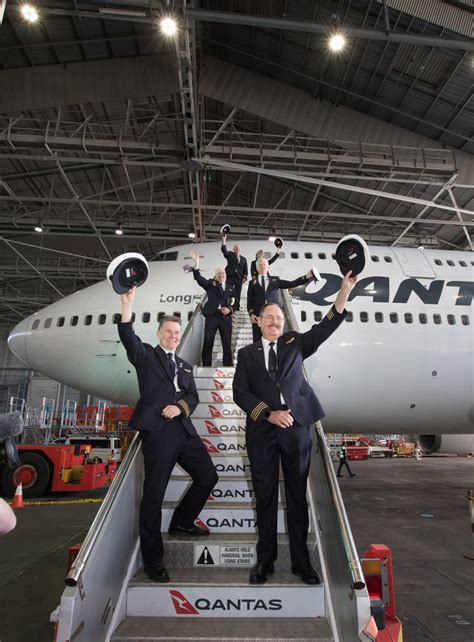 News Qantas Celebrates 100th Birthday Watch A B787 Blow Out The Candles Over Sydney