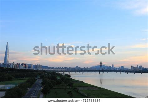 Hangang River Lotte World Tower Viewed Stock Photo 719768689 Shutterstock