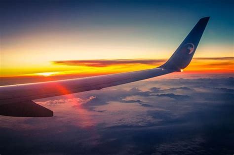 Pilot Claims To Have Spotted Ufos While Flying Over Pacific Ocean In