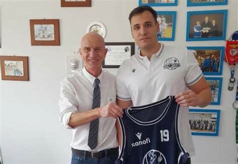 Nuovo Basket Aquilano Colpo Di Mercato Arriva Il Centro Andrea Caridi