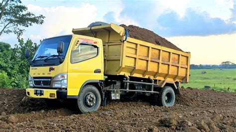 Mobil Dump Truk Canter Jomplang Muatan Tanah Youtube