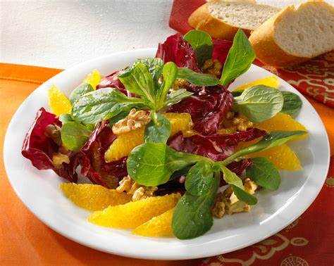 Feldsalat Mit Radicchio Orangen Und Walnuss Vinaigrette Rezept LECKER