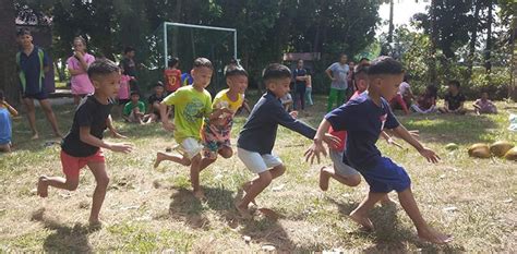 kalipay kids enjoy larong pinoy kalipay negrense foundation