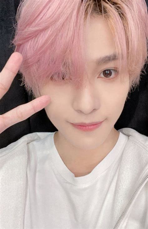 Yangyang Yangyang Wayv Nct Nct Yangyang Selca