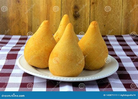 Coxinha En El Plato Bocados Brasile Os Tradicionales De La Cocina