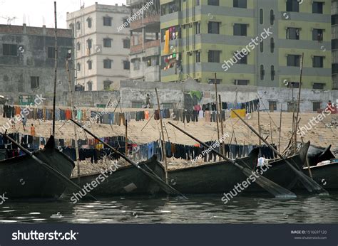 Sadarghat Dhaka Bangladesh Ghats On River Stock Photo 1516697120 ...